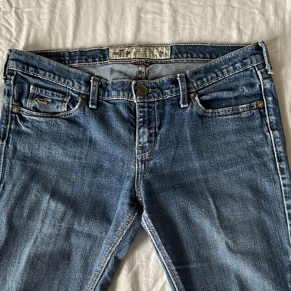 Vintage Y2K Hollister Women’s Low Rise Jeans In Classic Blue Wash